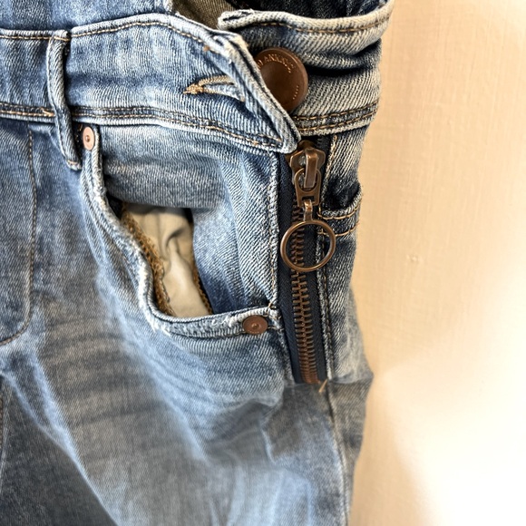 BLANK NYC - Slim Girlfriend Overalls - Picture 3 of 8